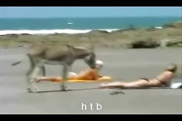 Lính Mỹ đụ một phim xx me phụ nữ Hồi giáo trẻ ở Iraq.