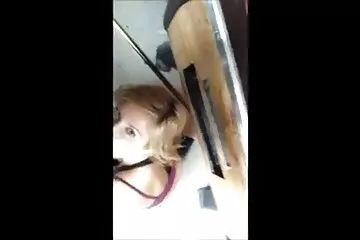 Sau màn phimxx hd bú cu phê lòi, em gái trao thân cho bạn tình qua quần lót.