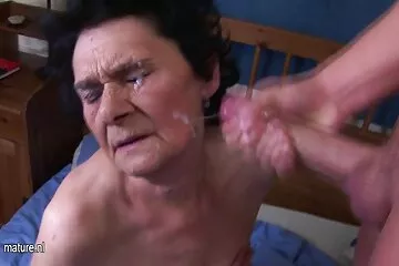 Mọt sách có râu chỉ vào ngày thứ hai của trận chiến tuyệt vọng trên mạng, bỏ trò chơi trong phim xx hoạt hình năm phút để thổi kèn.