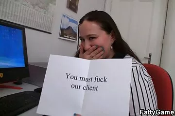 Đối với một lần hút ướt công khai, một con điếm phim xx co giao trẻ ở đường tránh, như mọi khi, đã lấy nó với giá rẻ
