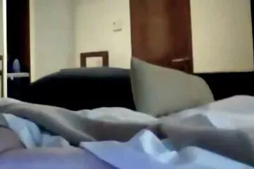 Sáng sớm phimxx han vừa mở mắt dậy, đôi tân hôn đã ân ái