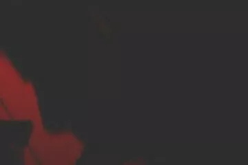 Người đàn ông phim xx vietsub da trắng lái cô vợ da đen mông to của mình đến squirting.