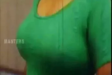 Người đẹp mặc quần legging bó phim xx hàn quốc sát đến thăm bạn trai để vui vẻ.