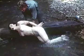 Địt 18 tuổi phịch phim xx 69 phịch dương vật giả, ôm mộng ân ái với diễn viên điện ảnh Hollywood.