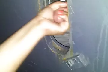 Cô gái nghịch ngợm tự phimxx vietsub chọc mình để chiêm ngưỡng âm đạo mở rộng của mình.
