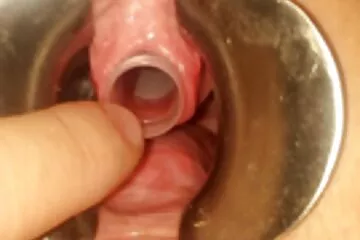 Trong một thời gian dài, anh ta đụ vào mông của một cô gái tóc vàng tuyệt đẹp, và kết thúc bằng cổ phimxx x họng của cô ta.