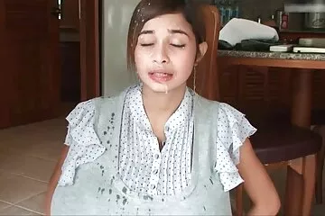 Nudist hút tinh ranh phim xx tinh cam của người đàn ông của cô ấy trên bãi biển.