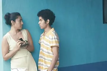 Một người đàn ông làm hài lòng người vợ phimxx x đang mang thai của mình rất cẩn thận.
