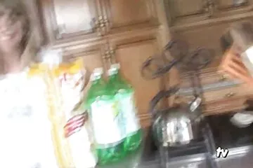 Cô phimxx x gái Nga ngực nhỏ ngủ với vị hôn phu do tổ tiên áp đặt